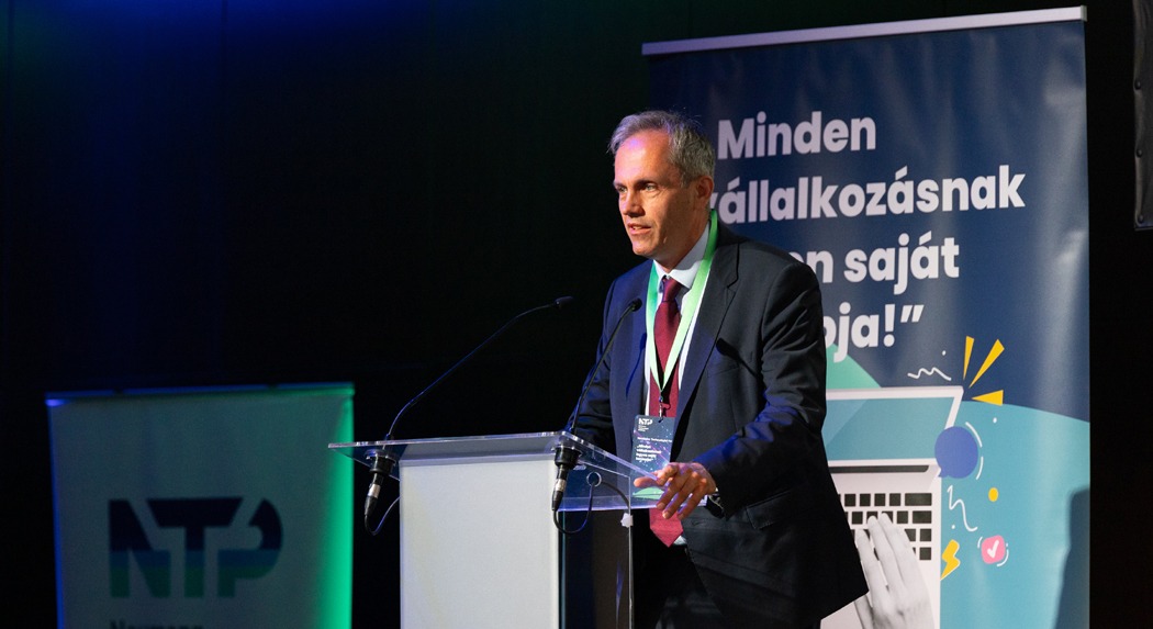 Digitális segítség a cégeknek!  A „Minden vállalkozásnak legyen saját honlapja” programzáró eseménye