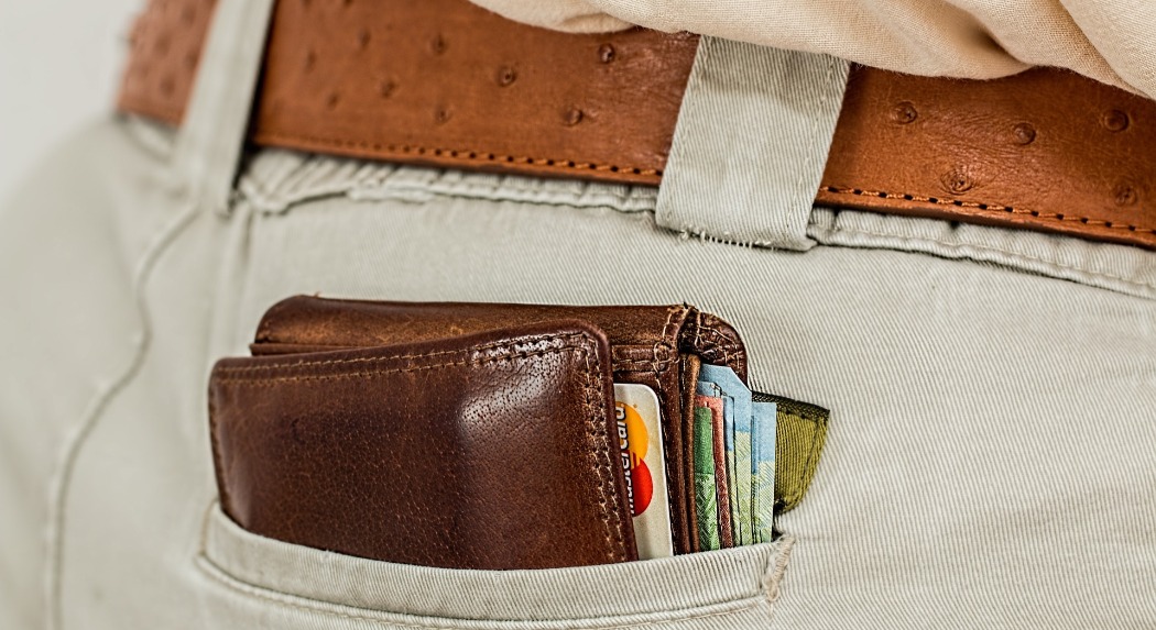 economix.hu: Nemsokára nem kell az igazolványokkal kitömnünk a pénztárcánkat