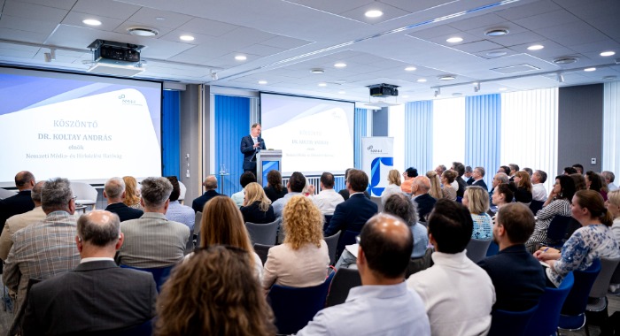 NMHH: létfontosságú kérdés a gyerekek védelme az online térben